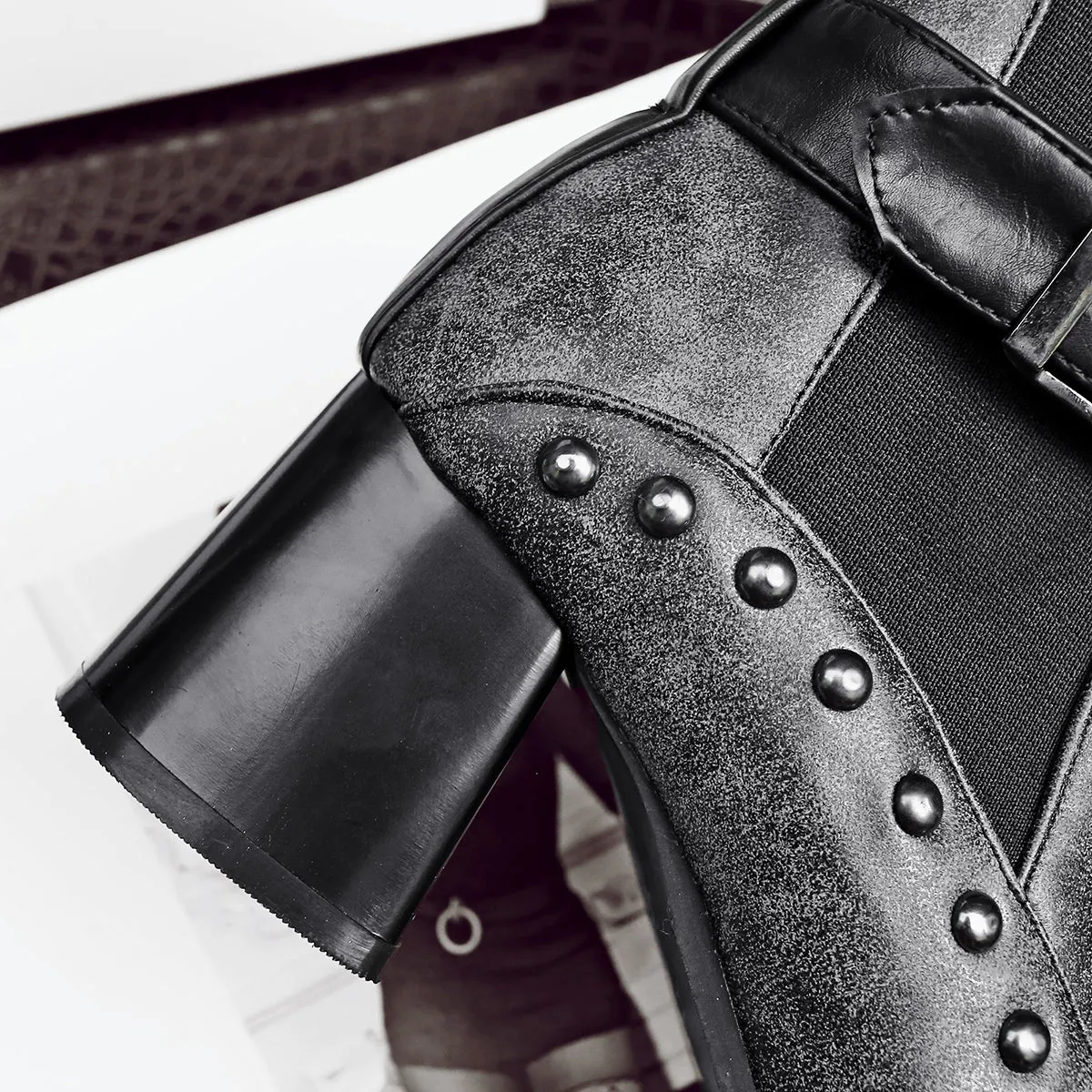 Bigsizeheels Matte rivet punk ankle boots- Black