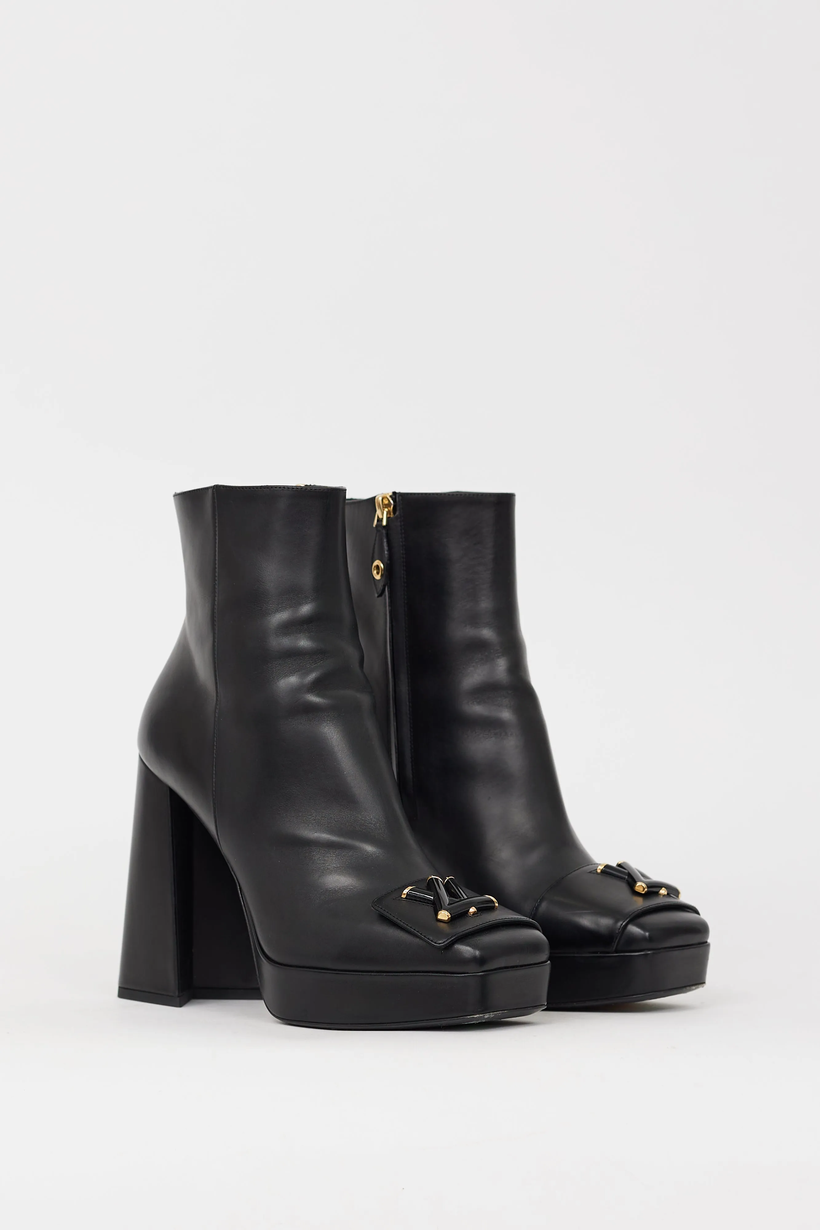 Black Leather Shake Platform Boot